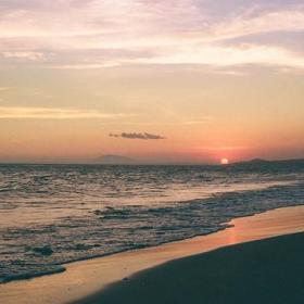 我和你是河两岸,永隔一江水--一江水(王洛宾)