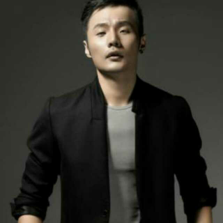 【模特_李荣浩_一听丑八怪就想起来模特】在