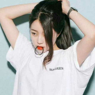 【Yi.Liang流行歌曲任然是漆黑的夜】在线收听