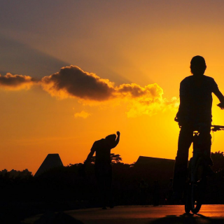 【走一段寻找阳光的路 作者:碑林路人 诵读:周州舟】在线收听_周州舟_荔枝FM