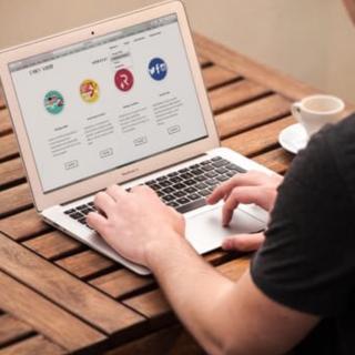 【computers 电脑知识】在线收听_为你读美语_荔枝