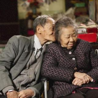 【【说吧】最浪漫的事-四对广州老人的爱情故