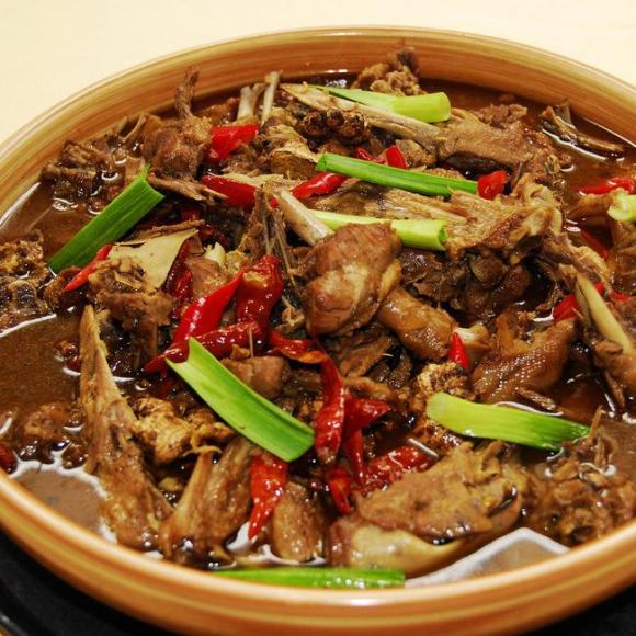 美食情报——大余老肖鹅王赣州店(荞头炒大肠)