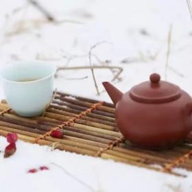 雪与茶的爱情 作者 秦晓舟 朗诵 蓝色天空