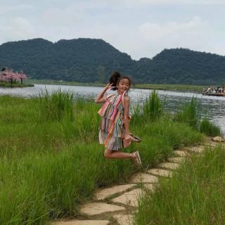 【少年不识愁滋味。】在线收听_亲亲子今的播