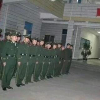 【向后转,提步走。】在线收听_图图的小哥哥。