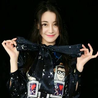 杨双瑞《校园里的槐花树》