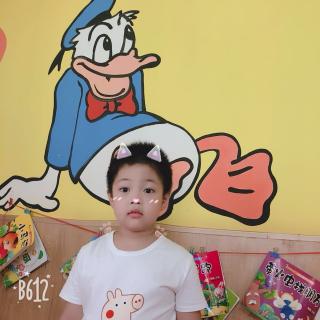 王虞森一人我走上台、