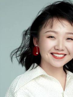 辣目洋子楚楚baby从喜剧演员到准影后的背后