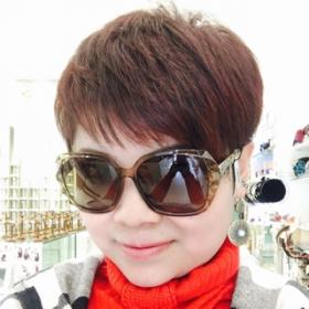 唱圣诞歌学英语Santa Claus is Coming to Tow