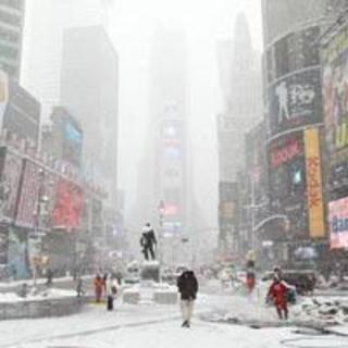 纽约暴雪预警 New York Declares State of Emergency for Snowstorm