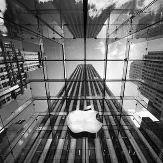 4月25日第一节苹果股票飙升因即将被分拆