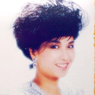 00:00 00:00  88 今期分享香港八十年代当红女歌手,薰妮.