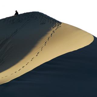 一个人独自徘徊