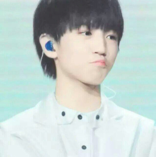 美文《八年一起走》。TFBOYS—逐光站（杭怡）