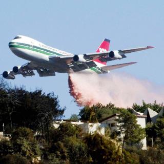 40# 波音747超级灭火飞机