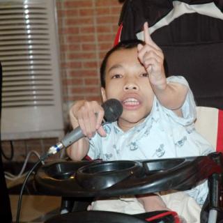 残疾人励志故事1-婴儿车里的富豪李创利