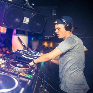 顶级串烧丶震撼旋律超嗨极品电音英文强悍劲爆