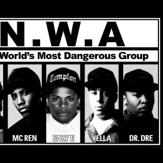 分享N.W.A的經典作品《Straight Outta Compton》