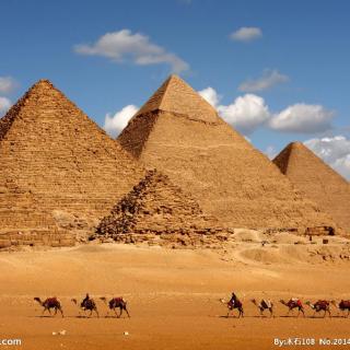 金字塔为什么叫“金”字塔而不是“全”字塔