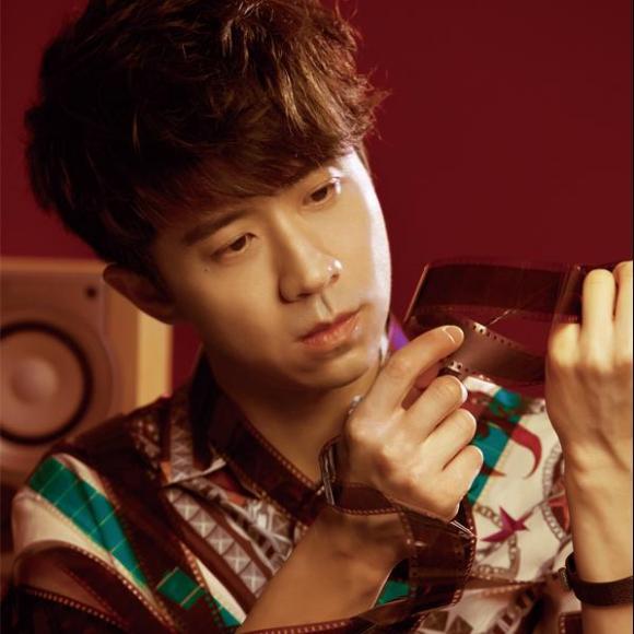 00:00 00:00  643 回忆里的疯狂 - 光良 词:黄婷曲: 光良听朋友聊起