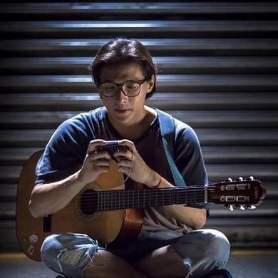 "  《王家欣》就是这部电影的名字,1992年的香港,坪洲少年陈