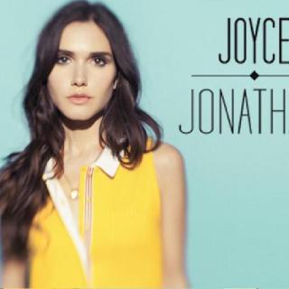 会唱中文歌曲的美丽法国妞Joyce Jonathan