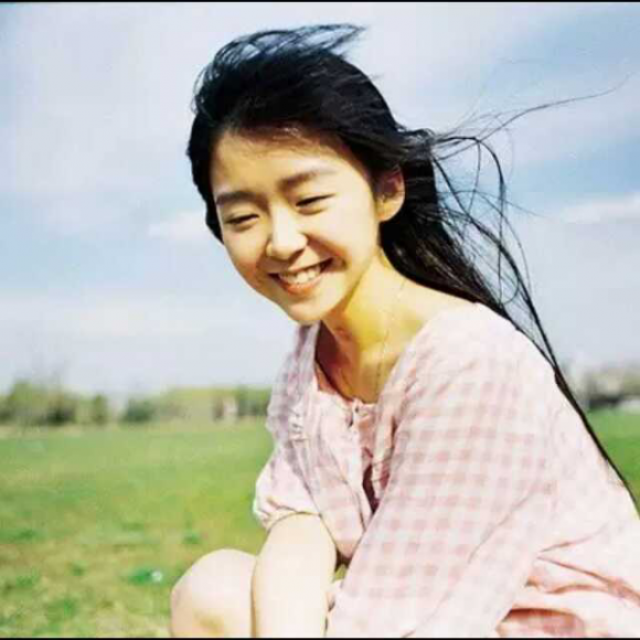 爱笑的人,最需要人疼