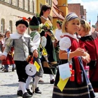 【Radio CDHAW】一份预告，双重祝福——关于德语节与德国人的家庭观