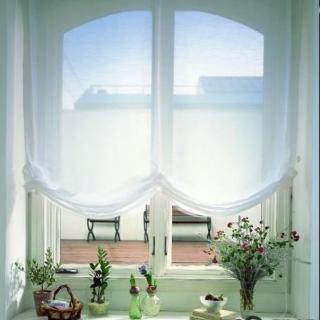 英语美文欣赏- 杨绛 窗帘 Window Curtains-(Dolaa)