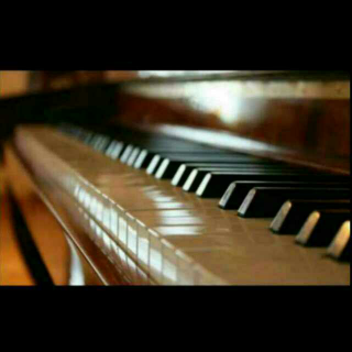 《Love Me》- 钢琴曲