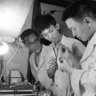 《历史上的今天》: 1965 年9月17日中国首次合成胰岛素