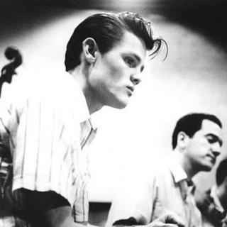 《Old Devil Moon》Chet Baker 