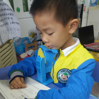 五岁的黄鹤宝贝yy参加小太阳训练营诵读孝经