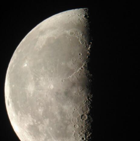 2016年11月21日 下弦月