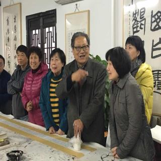 上海书协主席周志高为启山书院的学员们点评作品