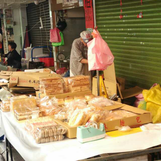 20 冬至28°，大陆人在台北市场卖面包🍞