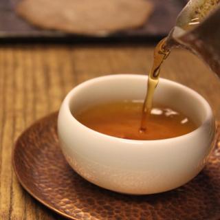 生活小百科：绿茶和红茶是如何分辨的？