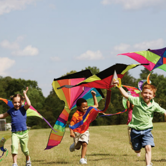 i enjoy flying the kite.我喜爱放风筝