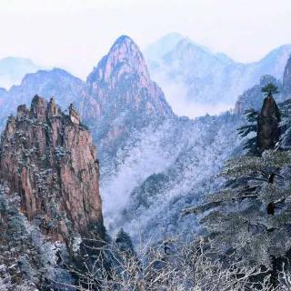 初见玉龙雪山  文／支永春  诵／阿蓉