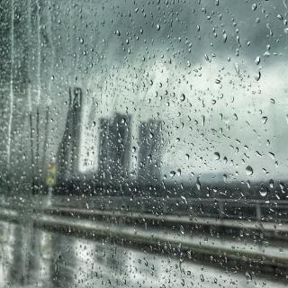 城市下雨真实图片图片