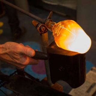 Blowing glass