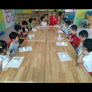 锦龙国际幼儿园小刘老师讲故事《狮子烫发》