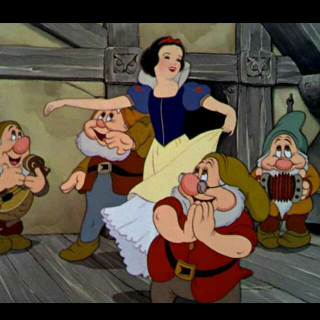 《白雪公主和七个小矮人》