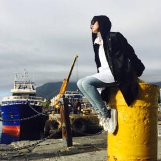 英文诗歌:既然选择了远方,便只顾风雨兼程