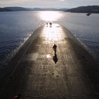 俄罗斯走近最大潜艇，不耍花活靠数据说话！
