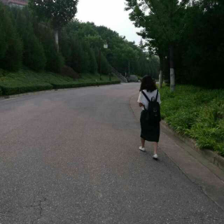 女人  红酒    碑林路人