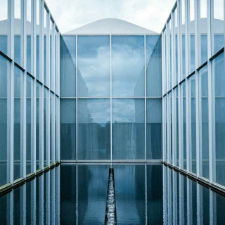 名人故事《蒙娜丽莎永恒的微笑》