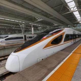 《双语新闻》：“复兴号”提速 京沪高铁全程运行仅4个半小时