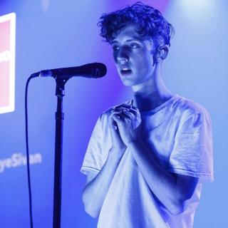 for him.（Live）-Troye Sivan